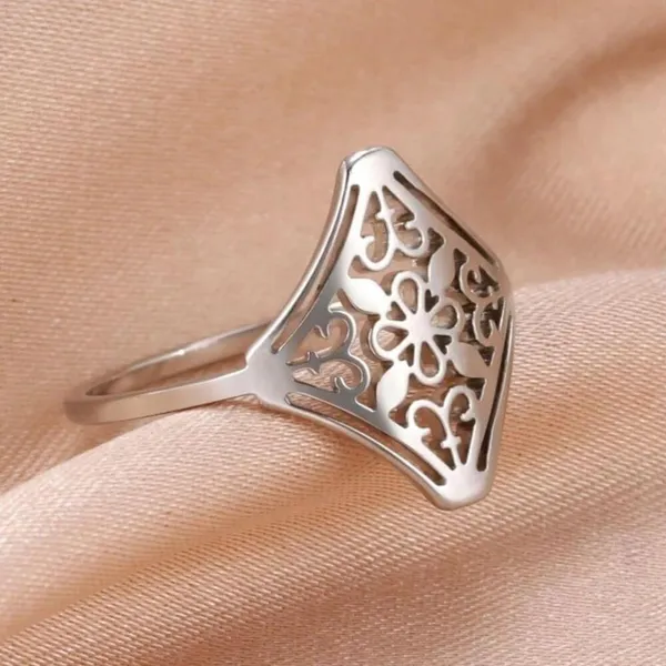 NEW 14k White Gold Plated 316L Cut Out Hollow Filigree Flower Ring,‎ Size 8 - Image 5