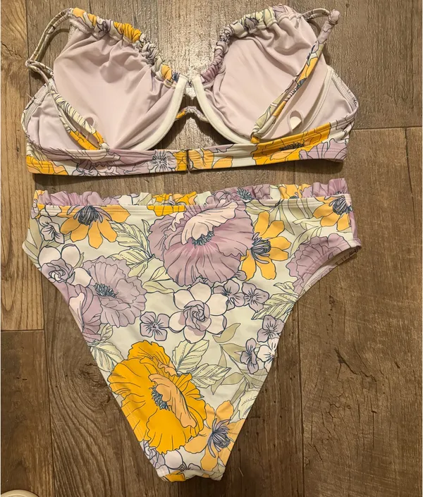 Cupshe High Waisted Bikini - Image 2