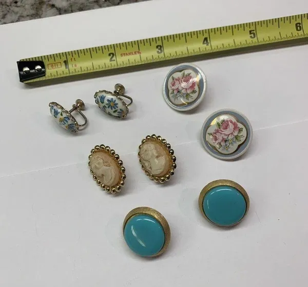 Lot Of 4 Pretty Vintage - Modern Clip On Screw On Costume Earrings - Image 7