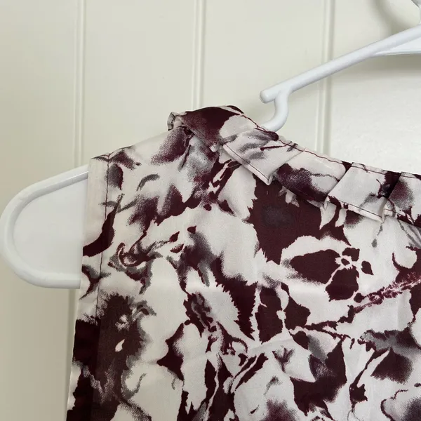 NWOT Violet & Claire women's brown white floral‎ ruffle sleeveless blouse medium - Image 7