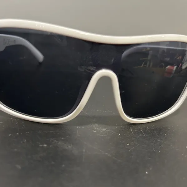 White and Black Sunglasses - Image 2