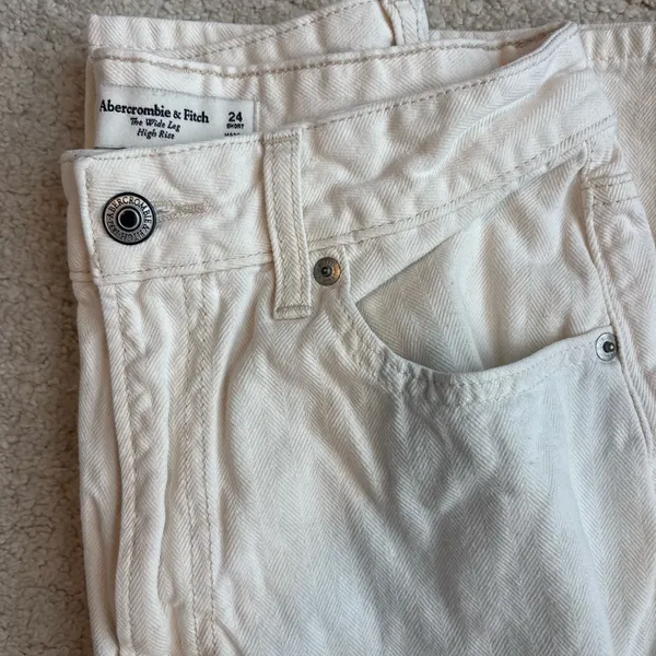 Abercrombie High Rise White Jeans Size 24 Short Curve Love - Image 2