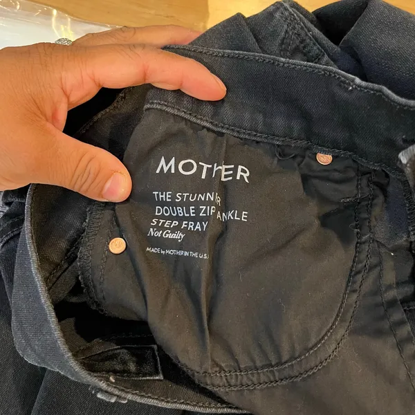 Mother The Stunner Double Zip Ankle Step Fray‎ Jeans in Not Guilty Black Sz 27 - Image 4