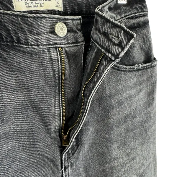 Abercrombie Fitch 90s‎ Straight Ultra High Rise Gray Wash Denim Jeans Size 2R 26 - Image 3