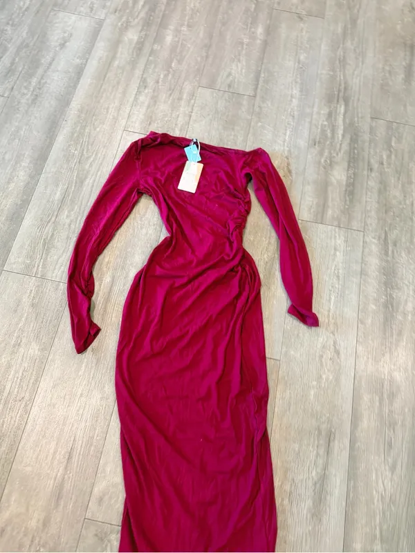 Asymmetrical Off-Shoulder Maxi Dress in Wine - Image 10