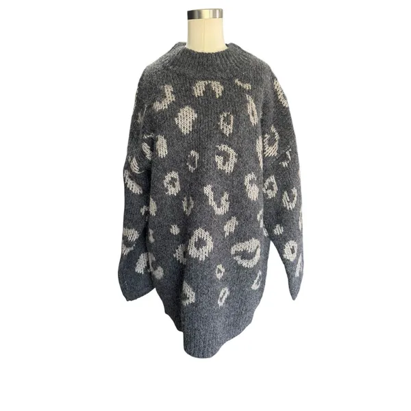 Universal Threads Gray Leopard Print Sweater NWT Women's Large - Image 12