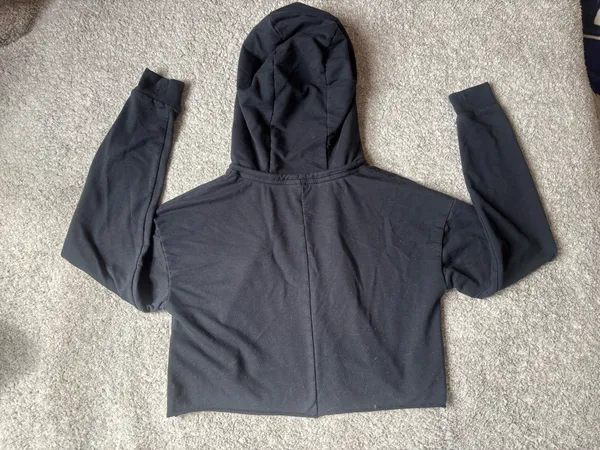 Gymshark Power Down Cropped Hoodie Black Snap Button Sides Boxy Pullover Small - Image 2
