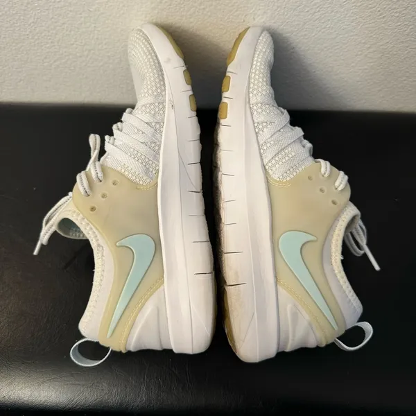 Nike Shoes Womens White Lace Up Free Reflect Training Running Athletic Sneakers - Image 6