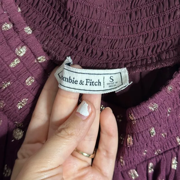 Abercrombie‎ & Fitch Polka Dot Red/Burgundy Off shoulder blouse size S - Image 4