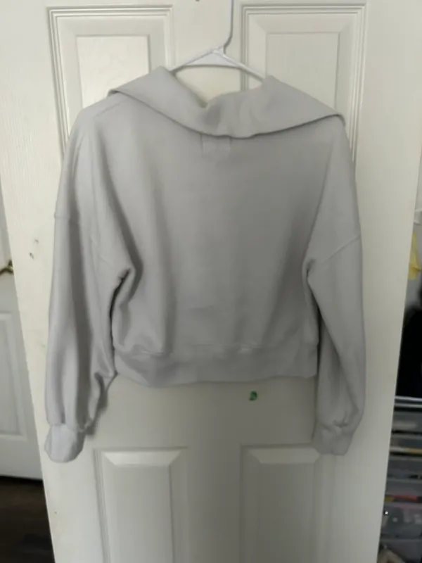 Abercrombie sweatshirt - Image 3