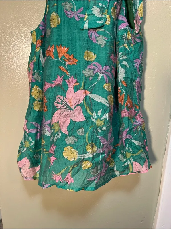 Avara Women's Size Small Sleeveless High Neck Blouse Green Floral Tie Neck Flowy - Image 3