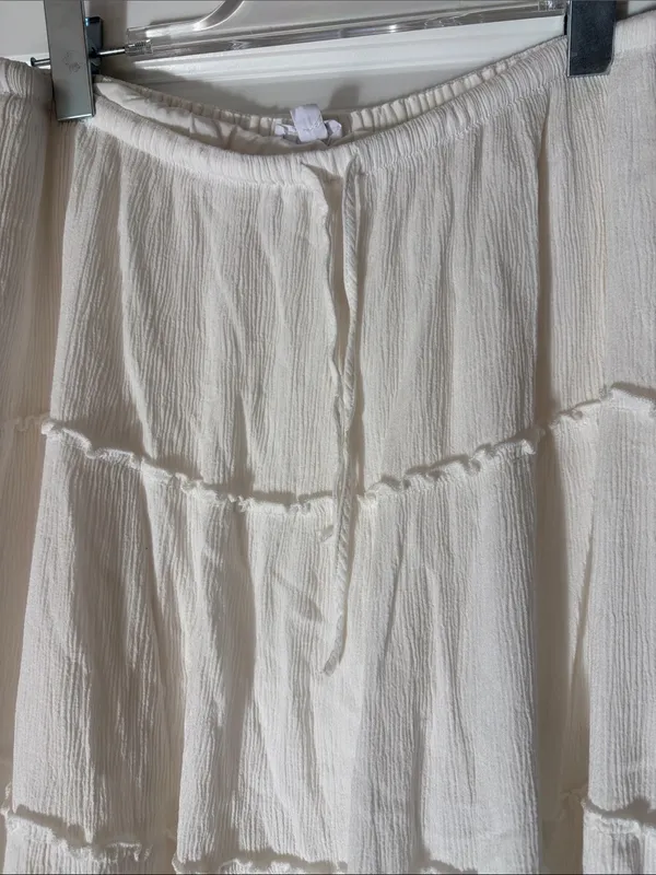 Garage White Long Tiered Gauzy Maxi Skirt Size Medium - Image 3