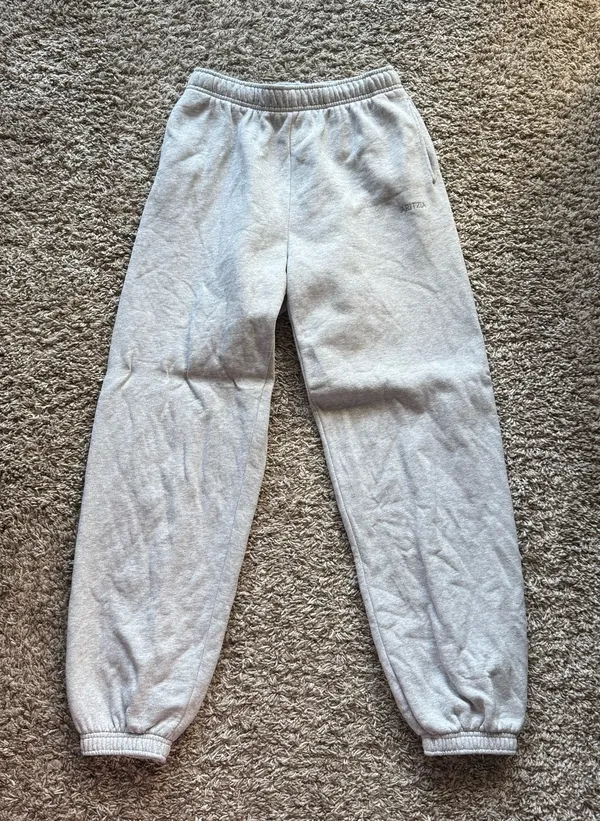 Aritzia Sweatpants - Image 4