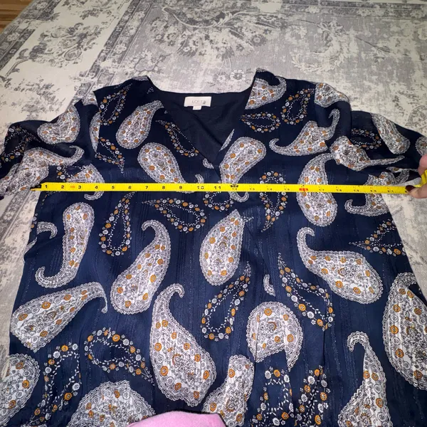 LOFT Outlet Women’s Medium Paisley Blouse Navy Floral Button Front Long Sleeve Peplum - Image 5
