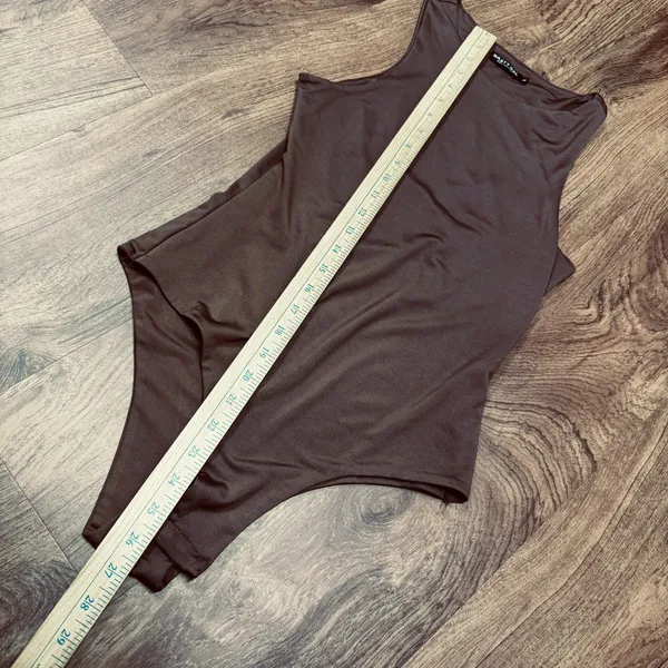 Nasty Gal Women’s Brown Bodysuit Sz M sleeveless stretchy minimalist - Image 7