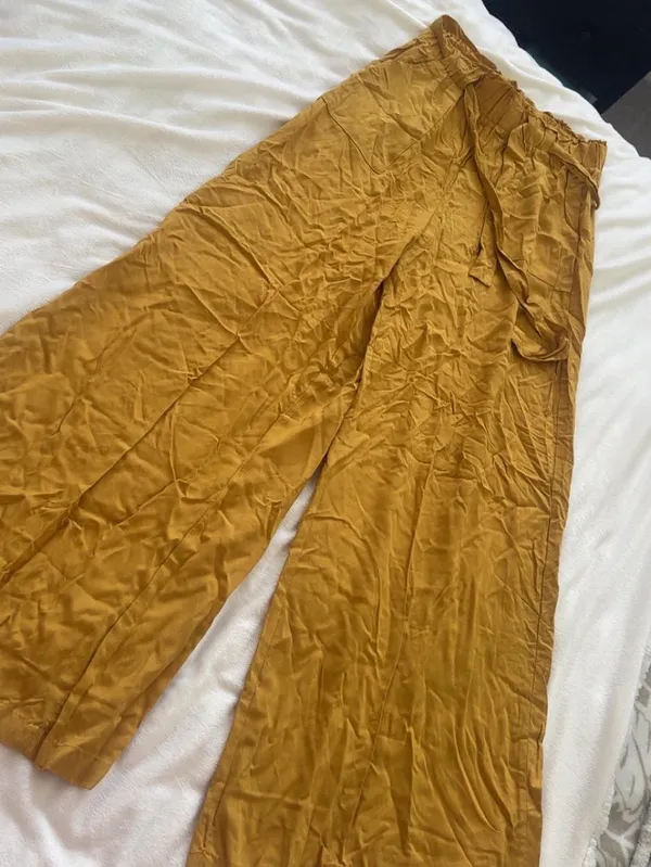 New Look Golden Yellow Flowy Pants 💛🌻🌝 - Image 2
