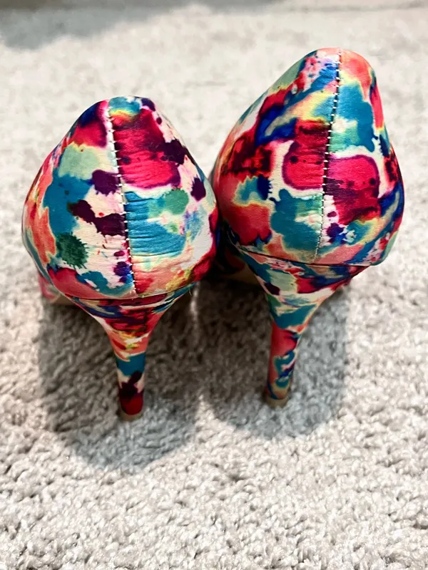 Floral Heels size 7.5 - Image 2