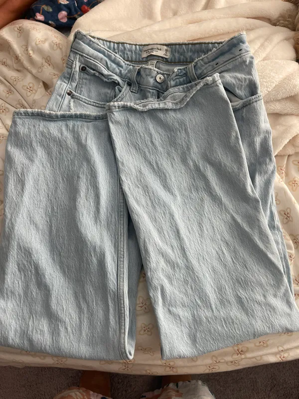 Abercrombie Curve Love High Rise 90s Straight - Image 3