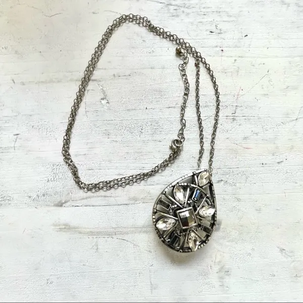 Long silver tone rhinestone pendant necklace - Image 4
