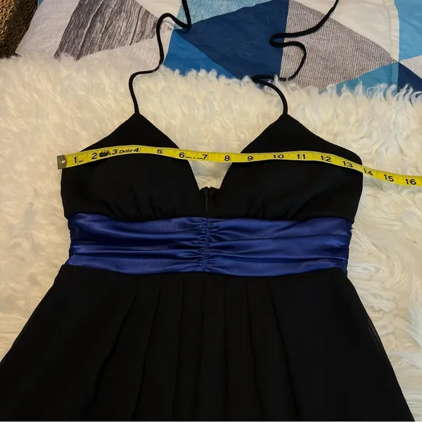 I.N. San Francisco cocktail dress size 3 Ties around neck pleats black blue - Image 11