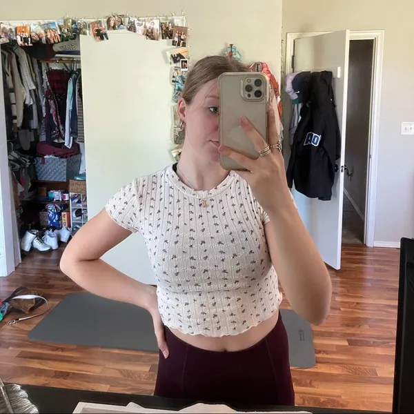 Tilly's Cropped floral shirt - Image 3