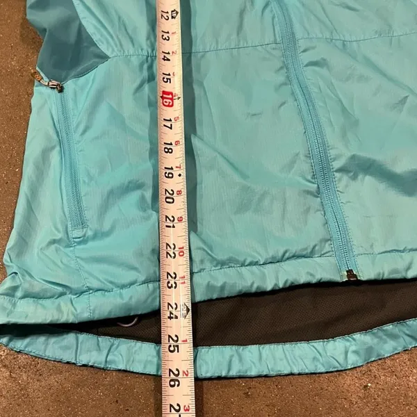 Patagonia women's sz L lightweight windbreaker jacket in aqua blue - Image 4
