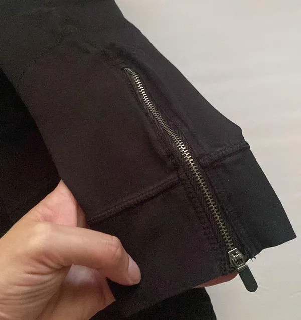 CK Calvin Klein zipper ankle black leggings, size medium - Image 9