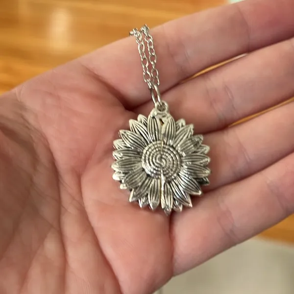 You Are My Sunshine Flower Necklace - Image 2