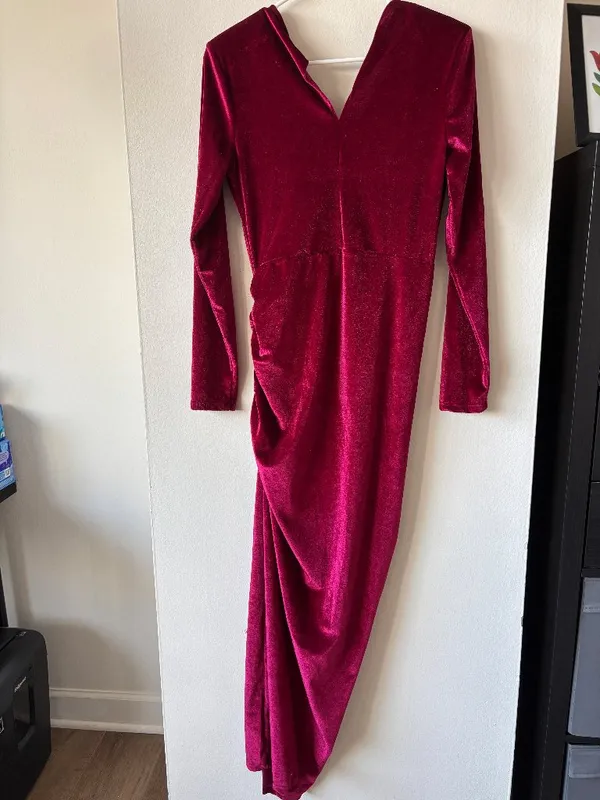 Let me be Burgundy Long Sleeve Velvet Dress - Size Small - Image 2