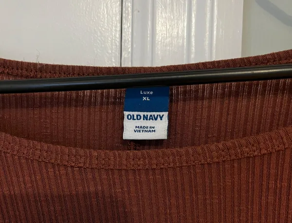 Old Navy Cropped Top - Image 3
