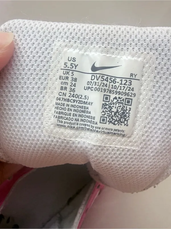 Nike Kids White and Pink Low-Top Sneakers - Image 6