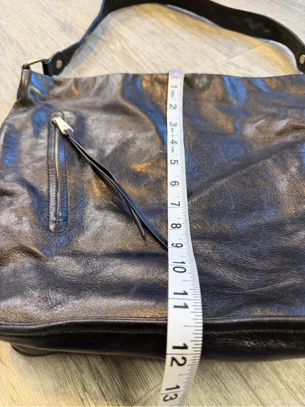 Hobo The Original Black Leather Slouchy Shoulder Bag Floral Lining Zip Pocket - Image 4