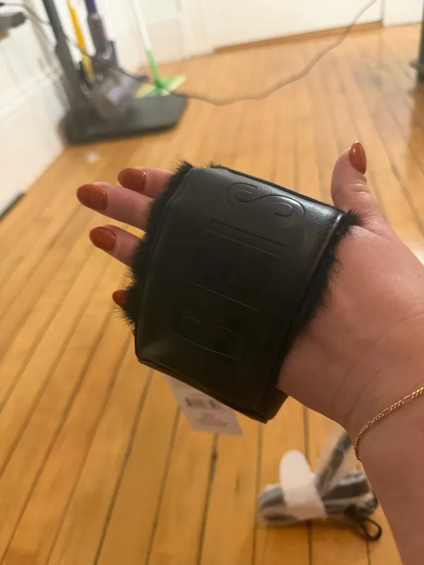NWT BEIS the Koozie Sling in black - Image 11