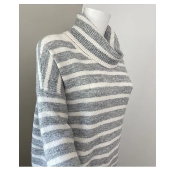 $75 LOFT - tunic style turtleneck sweater, gray and cream striped M - Image 7
