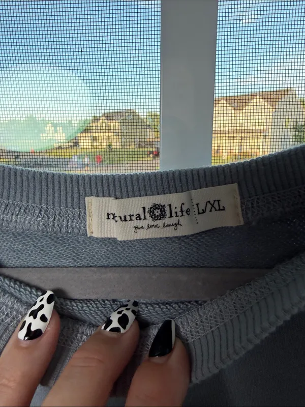 NATURAL LIFE Light Gray Crewneck Sweatshirt L/XL - Image 2