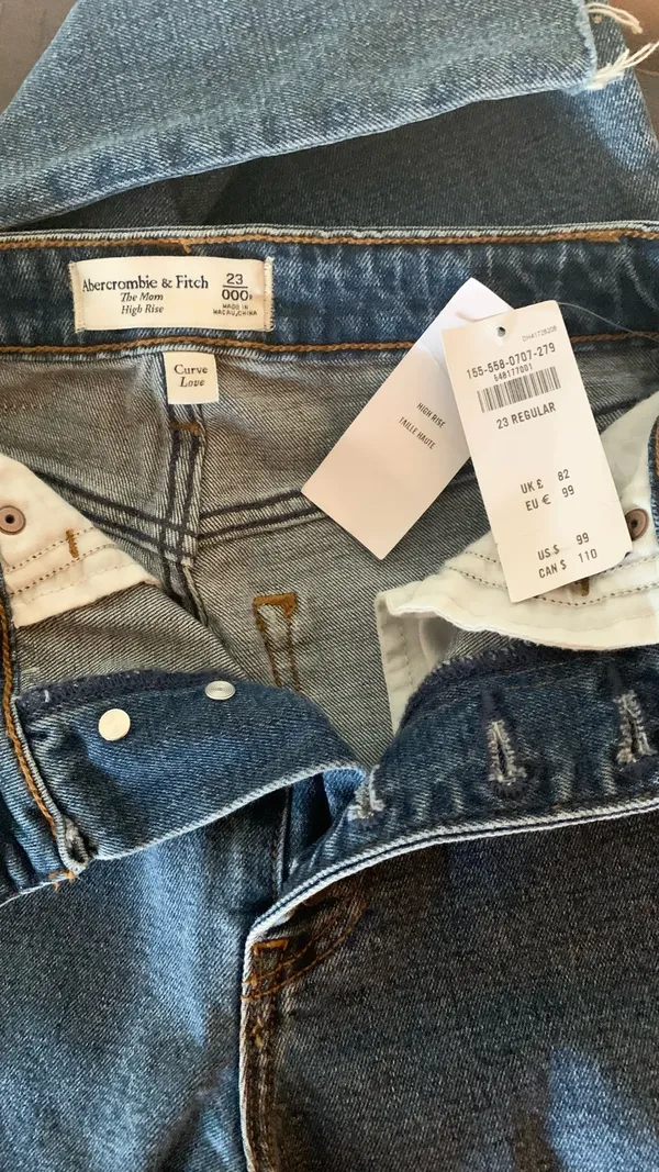 Abercrombie & Fitch "The Mom" high-rise jeans - Image 9