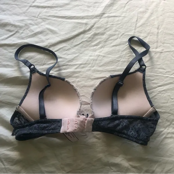 Victoria’s Secret Lace Push Up Bra 32b - Image 3