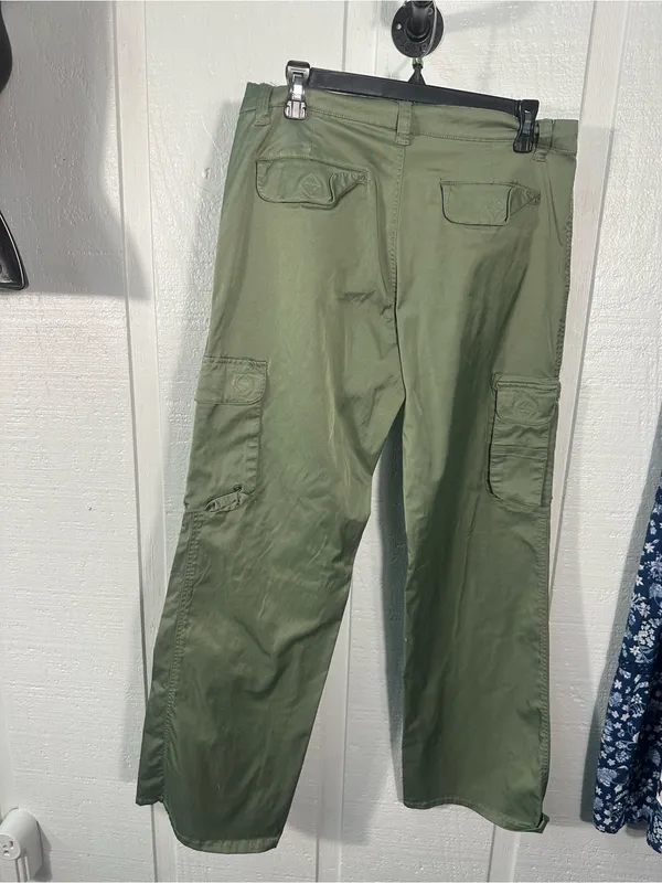 BoomBoom Green Utility Pants Size 11/12 EUC - Image 8