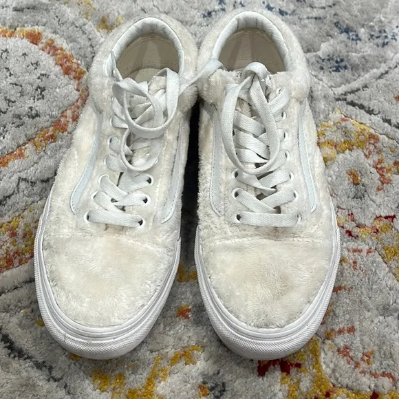 Vans w size 8 teddy fuzzy old school skate sneakers - Image 2
