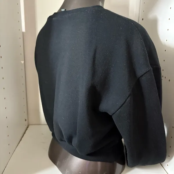 Woman’s wild fable crop top pull over sweatshirt, size medium - Image 9