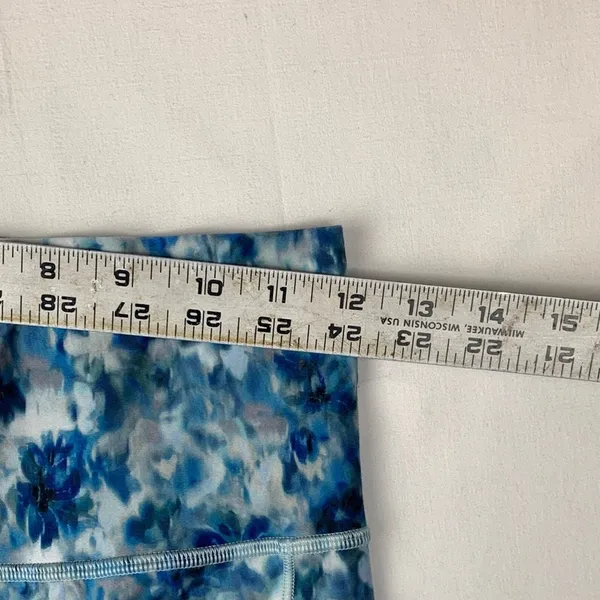 Athleta size small Salutation stash 7/8 tight Blue White printed Leggings pocket - Image 7