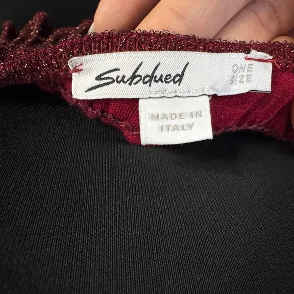 Subdued burgundy glitter halter crop top with ruffled hem, size S - Image 5