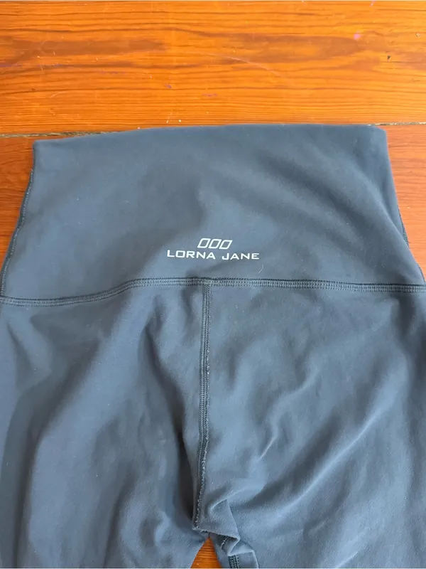 Lorna Jane Ankle Biter Grey Mesh Athletic Gym Leggings Sz S 💚🍄 - Image 4