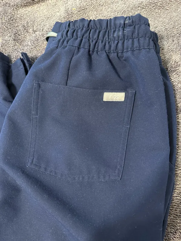 Dowa FIGS High-Waisted Scrub Pants - Image 4