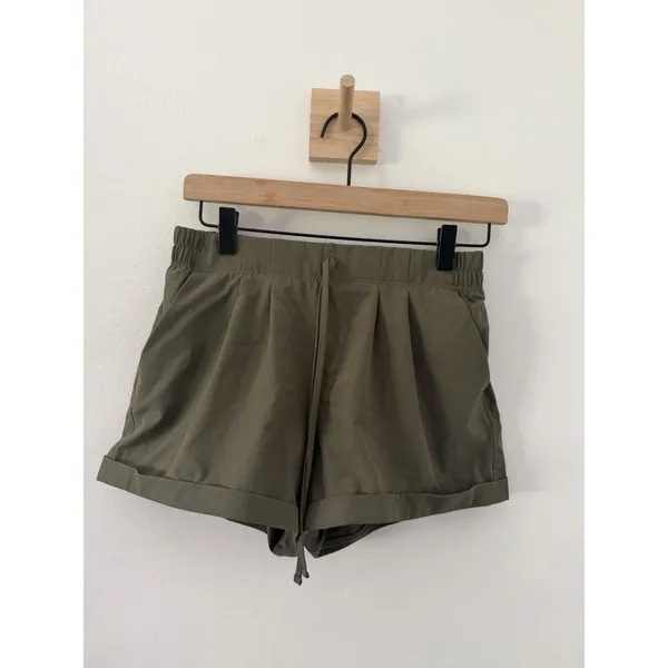 Zyia Active Olive Summer Shorts Sz XS Cuffed Casual Pockets Lined - Image 2