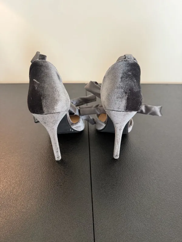 JustFab Cosette Grey Velvet Ribbon Tie Stiletto Heels Pumps Size US 8 - Image 4