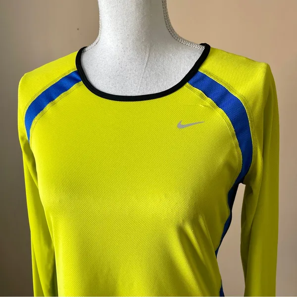NIKE | Lime Green Long Sleeve Performance Top Sz M - Image 3