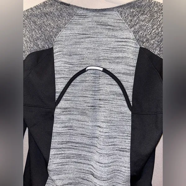 Athleta running wild crewneck base layer size medium raglan long sleeve - Image 6