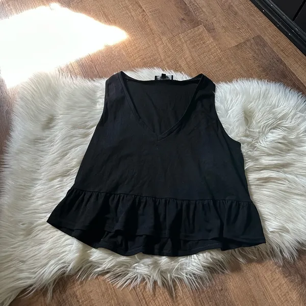 LULU’S Kinsey Black V-Neck Ruffled Crop Top - Image 3