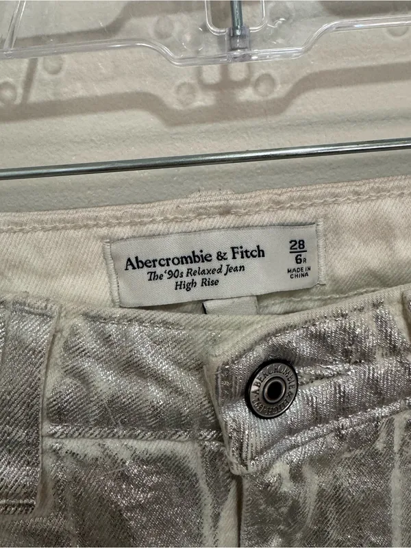 Abercrombie & Fitch Silver Metallic Jeans 28/6R Curve Love 90s‎ relaxed jeans - Image 5